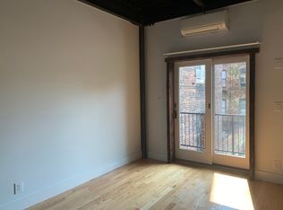 390 S 2nd St #3CC, Brooklyn, NY 11211