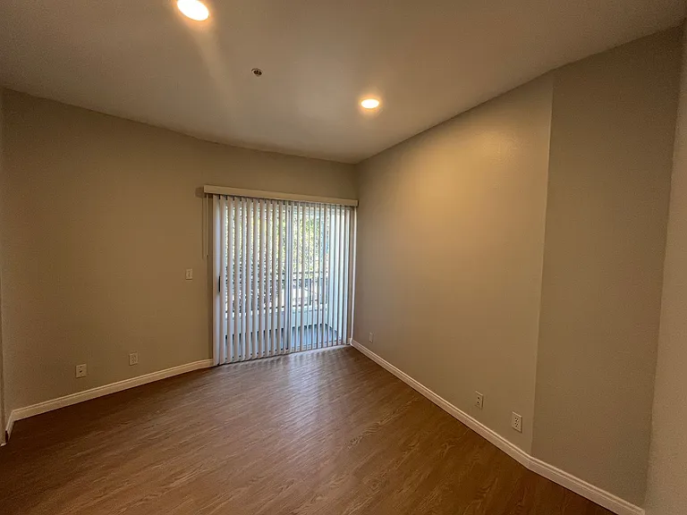 16070 Sunset Blvd — Photo 21