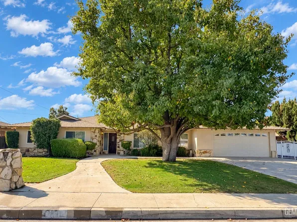 3709 Christmas Tree Ln, Bakersfield, CA 93306