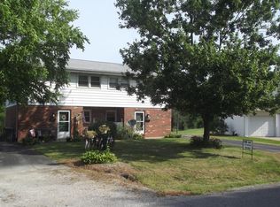 81 Buckingham Rd, Chatham, IL 62629