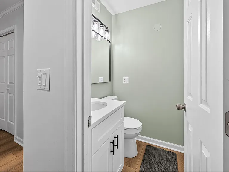 604 Broad Leaf Cir — Photo 19