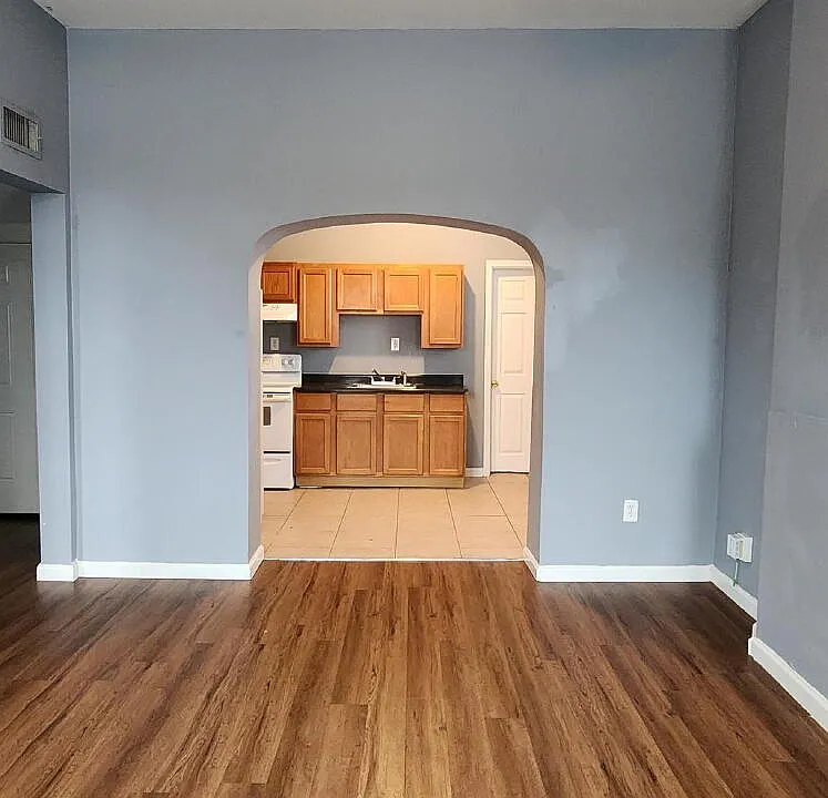 3501 Iowa Ave #2E