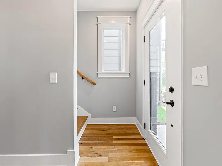 530 Edwin St #10 — Photo 7