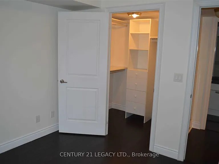 28 Ted Rogers Way #1510 — Photo 9