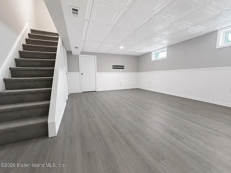 483 Barlow Ave — Photo 15