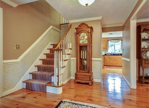 4th image of 20 Pine Hill Dr