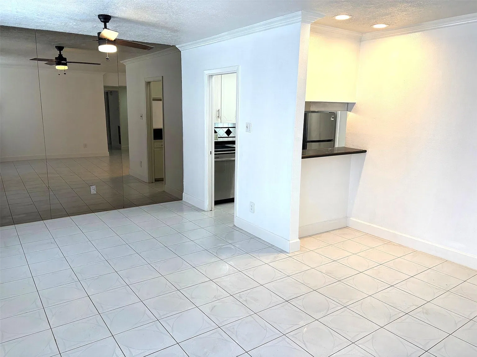 2824 Briarhurst Dr — Photo 3