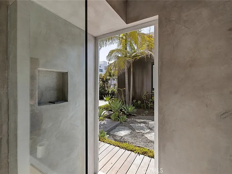 27 Driftwood St — Photo 12