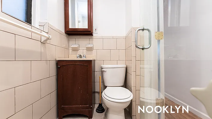 Rented by Nooklyn NYC LLC | media 43