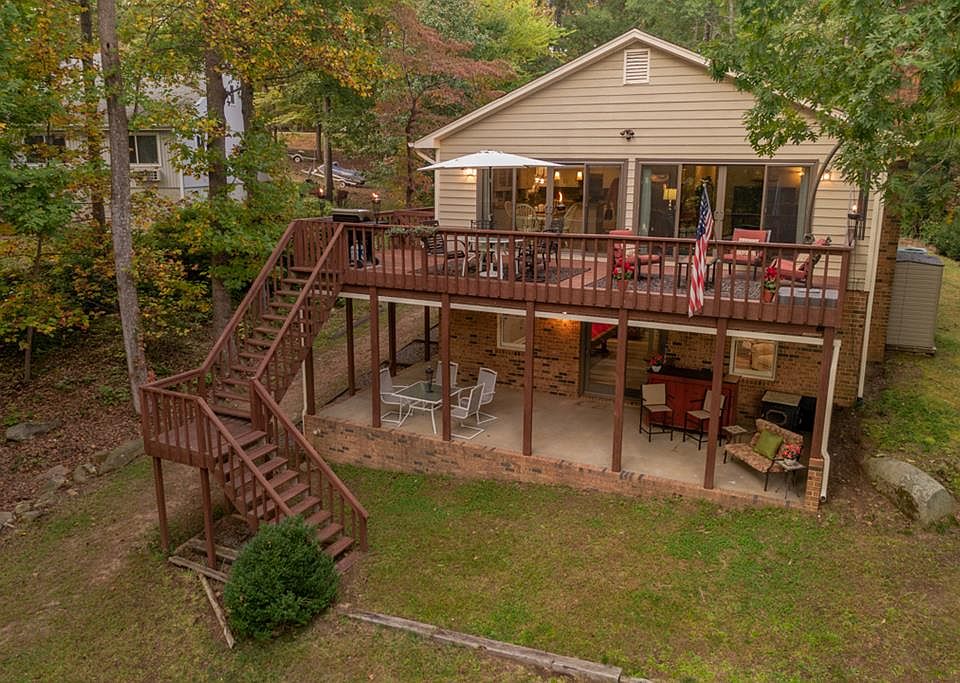 1st image of 147 Woodhaven Ln