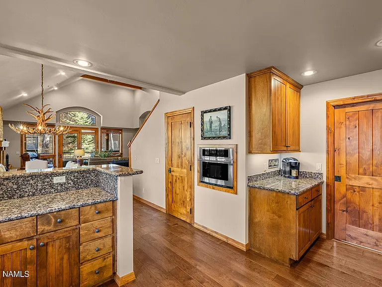 1704 E Trade Winds Ct — Photo 13