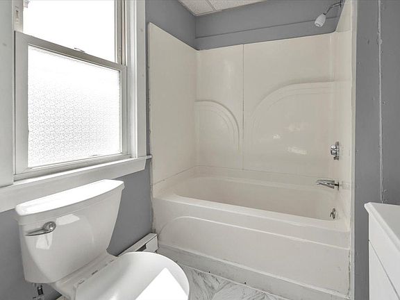 4th image of 137 Central Ave APT 1