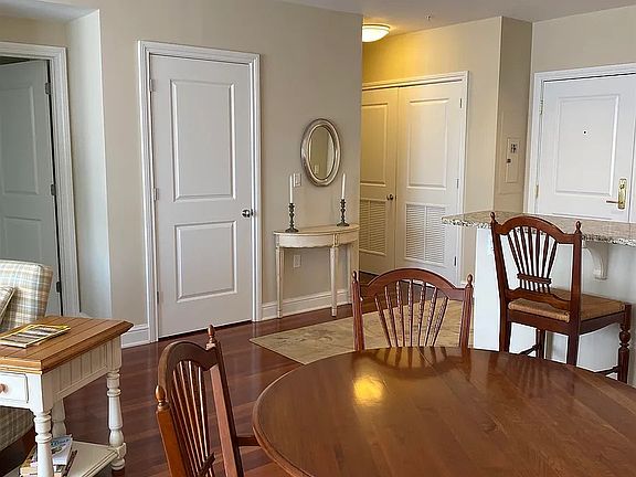 Kitchen table and bar