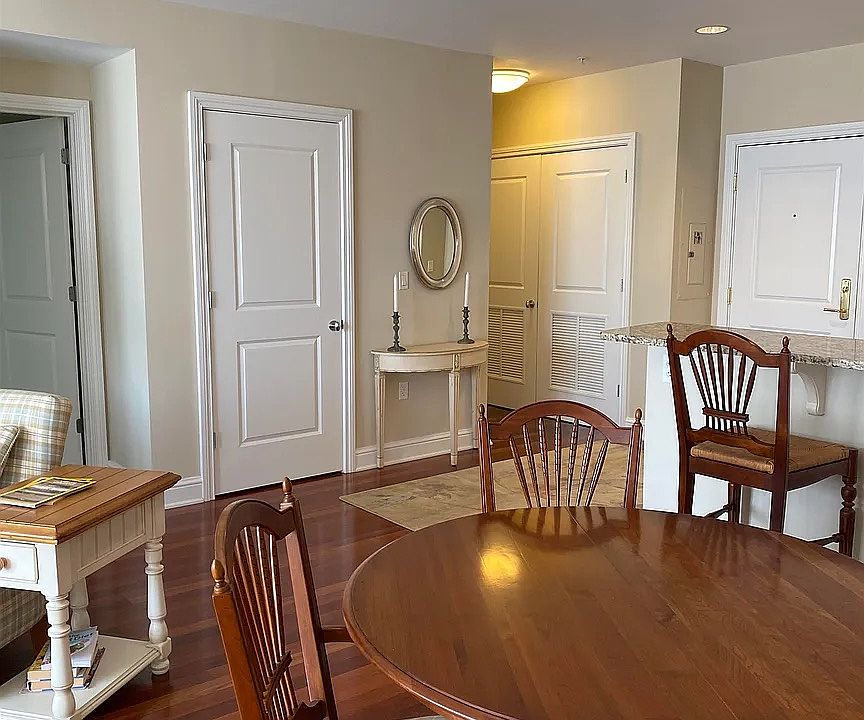 Kitchen table and bar