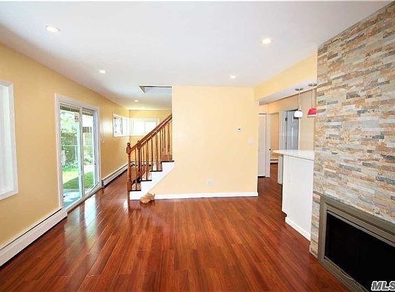 4th image of 15 Arcadia Ln