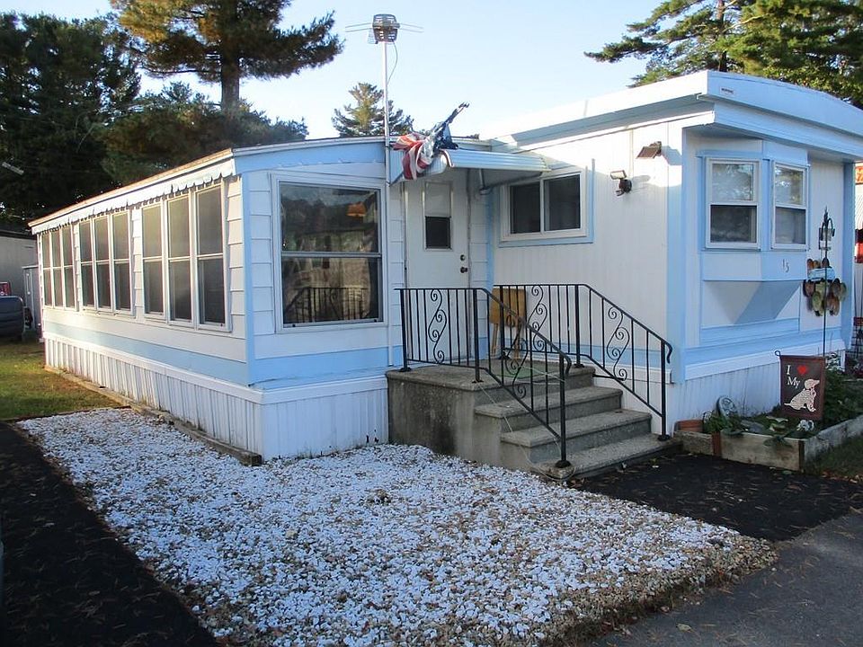 1st image of 15 Gladys Dr