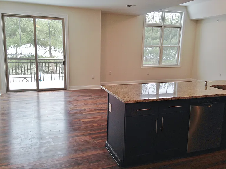 40 Russell Ave #201 — Photo 7