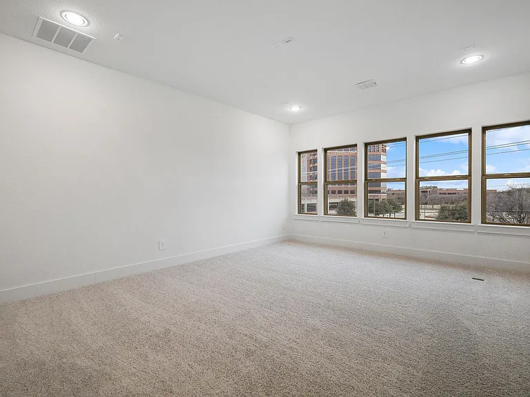 8218 Vitex Ave — Photo 36