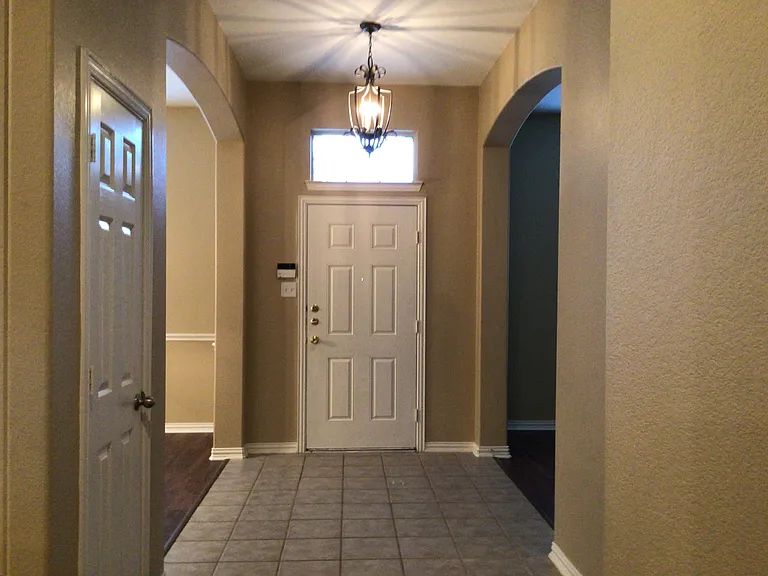 823 Fleetwood Cove Dr — Photo 6