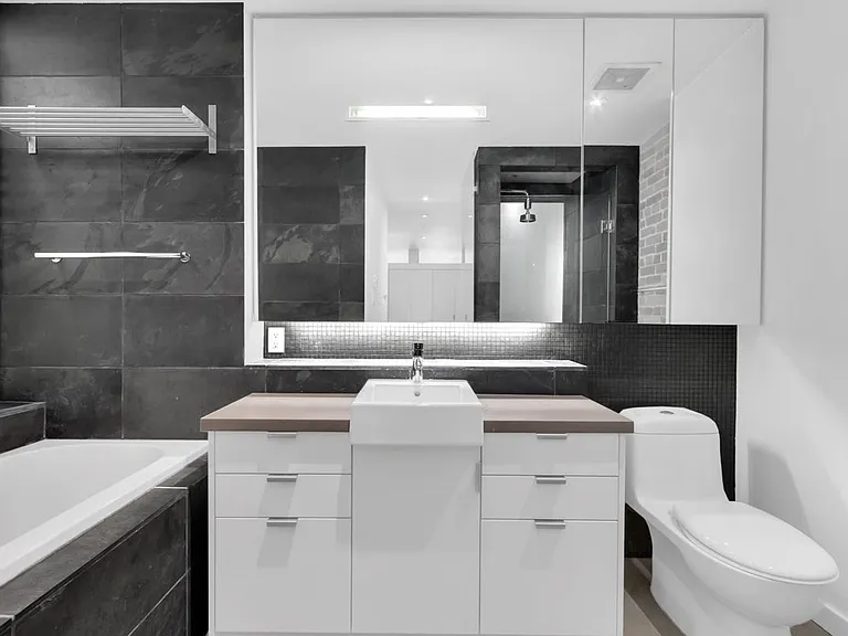 53 Hastings St W #604 — Photo 30