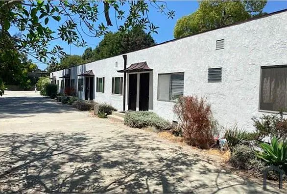 2437 Centinela Ave #7