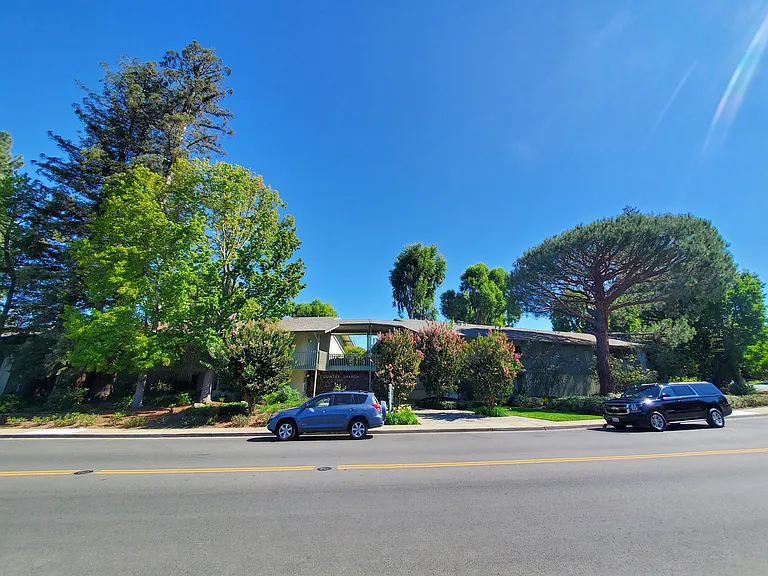 Country Sharon Apartments — Photo 5