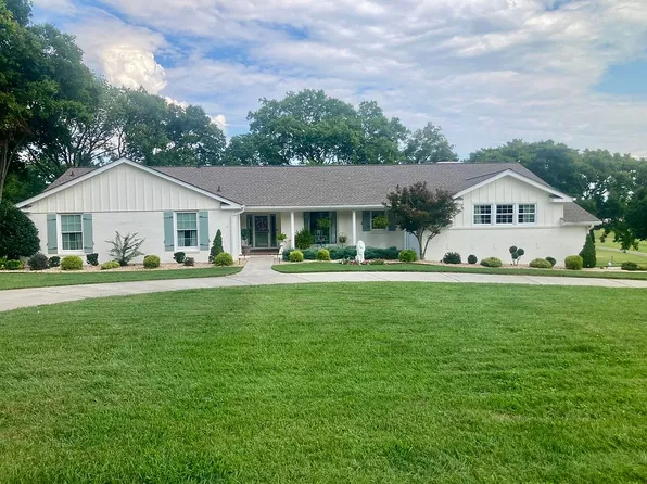 122 Fairways Dr, Hendersonville, TN 37075