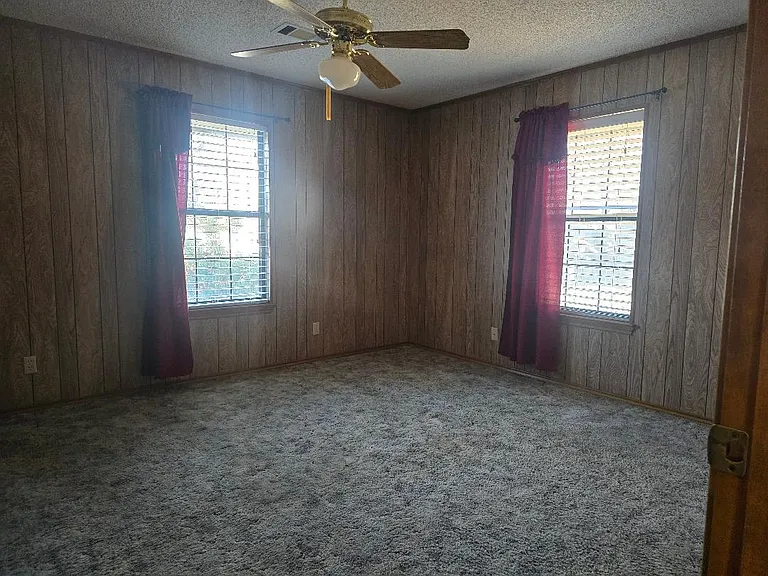 1483 S Waco St — Photo 8