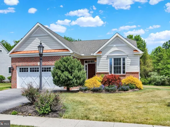 120 Woodhaven Dr, Gettysburg, PA 17325