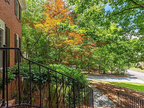 2nd image of 9765 Summer Oaks Dr