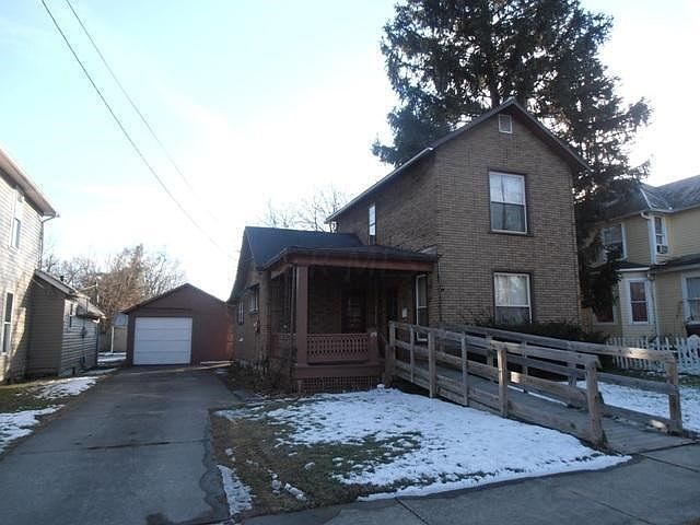 1st image of 219 Hoover St