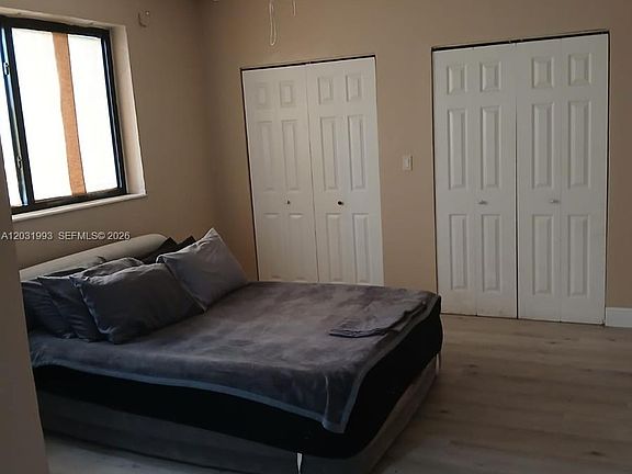 4th image of 1300 NE 148th St #50