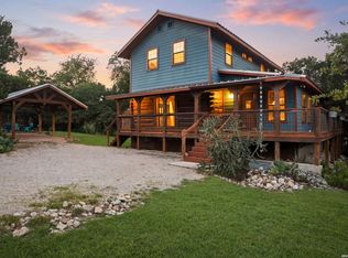 1381 Greenbriar Dr, Canyon Lake, TX 78133