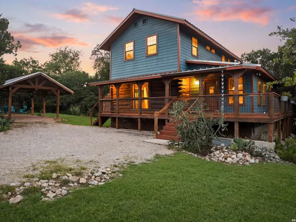 1381 Greenbriar Dr, Canyon Lake, TX 78133