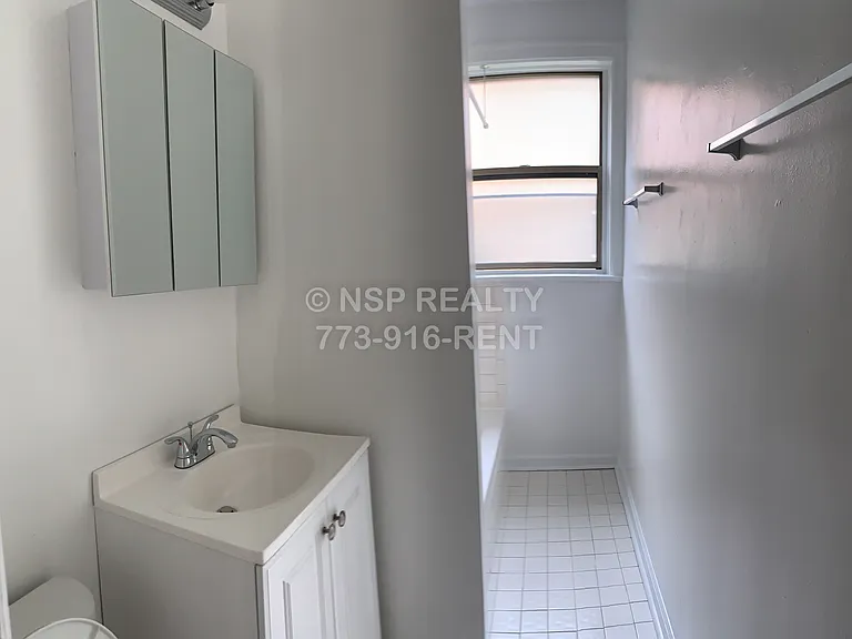 1373 W Estes Ave #1H — Photo 2