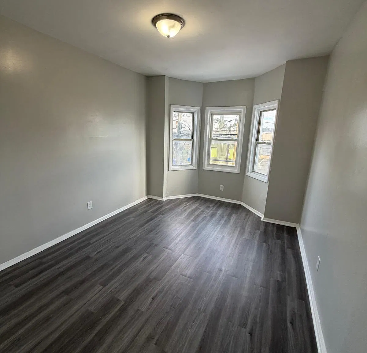 520 Broadway — Photo 1