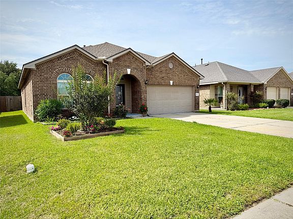 2nd image of 310 Gulf Winds Dr
