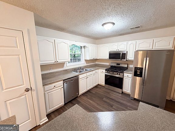 2nd image of 215 Twin Brook Way