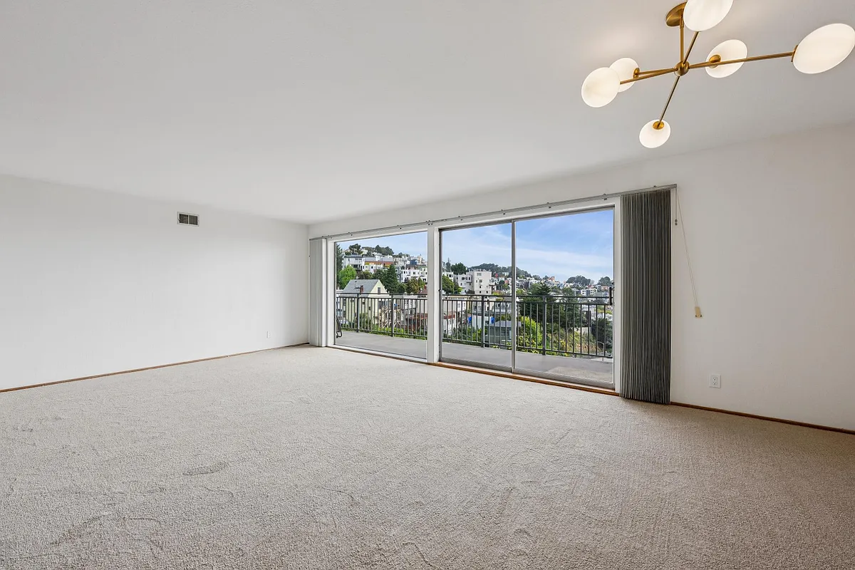 Building Photo - 1420 Clayton St #202
