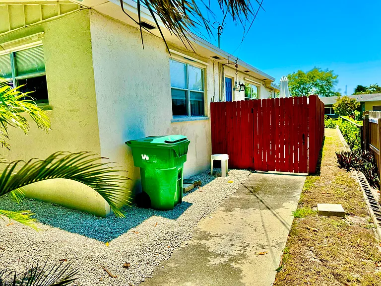 2401 Avenue Q — Photo 17