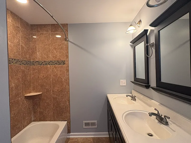 811 N 15th St — Photo 13