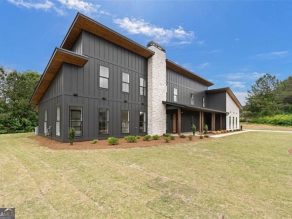 5th image of 112 Summit Ln
