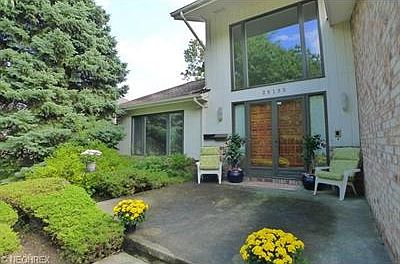 1st image of 25130 Penshurst Dr