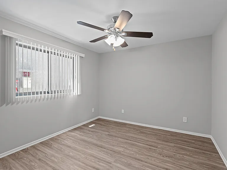 Myrtle Street Apartments — Photo 7