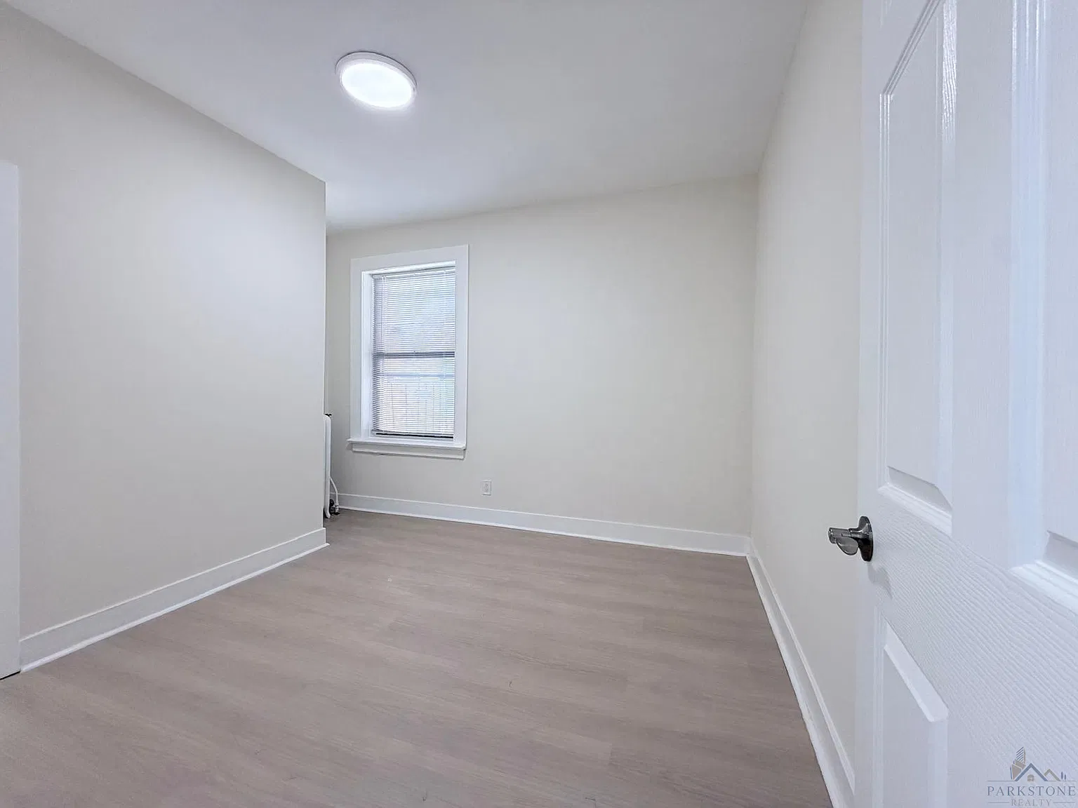 2 bed, 800 sqft, $2,050 — Photo 3
