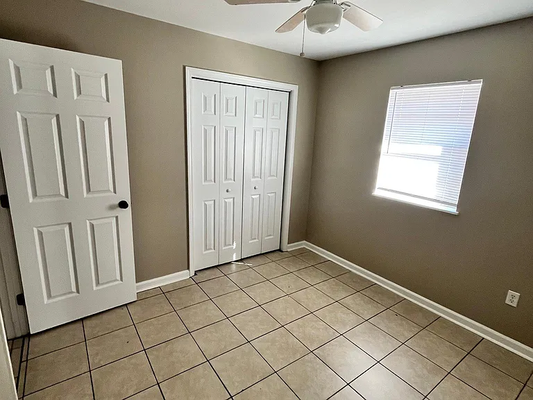 203 Lincoln St — Photo 8