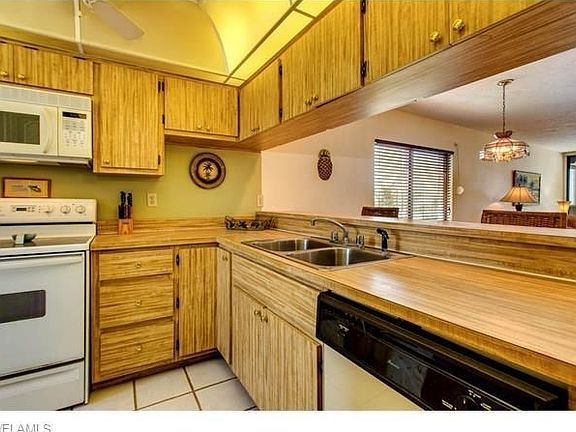 4th image of 6400 Estero Blvd APT 400