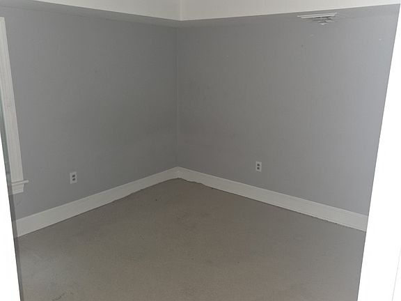 3rd image of 1409 N Overlook Dr