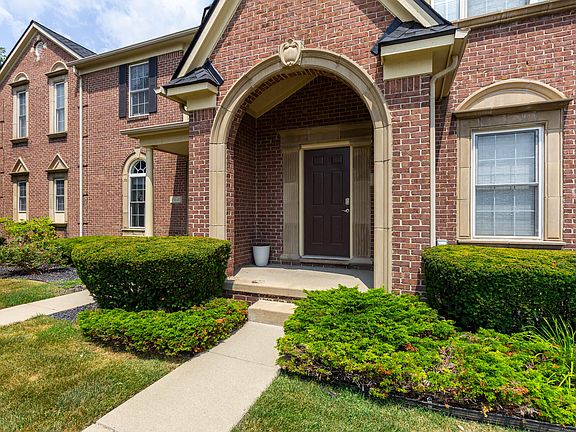 3rd image of 45637 Graystone Ln