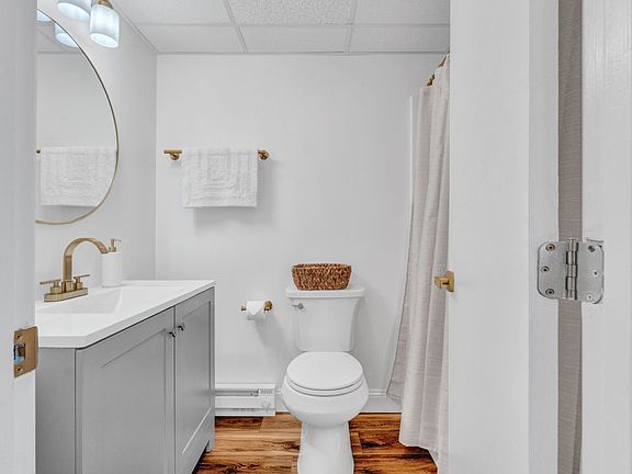 5th image of 174 E Grand Ave #3